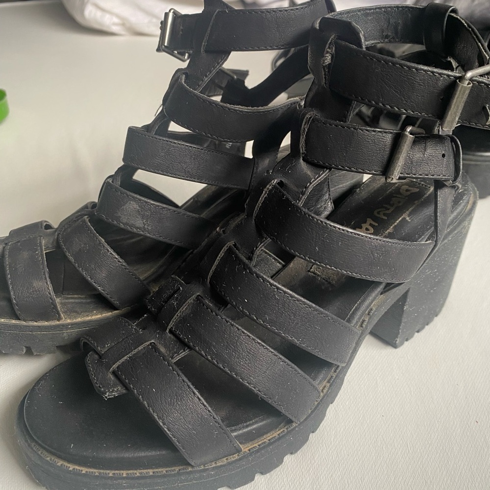 Dirty Laundry Black Chunky Heel Sandals
